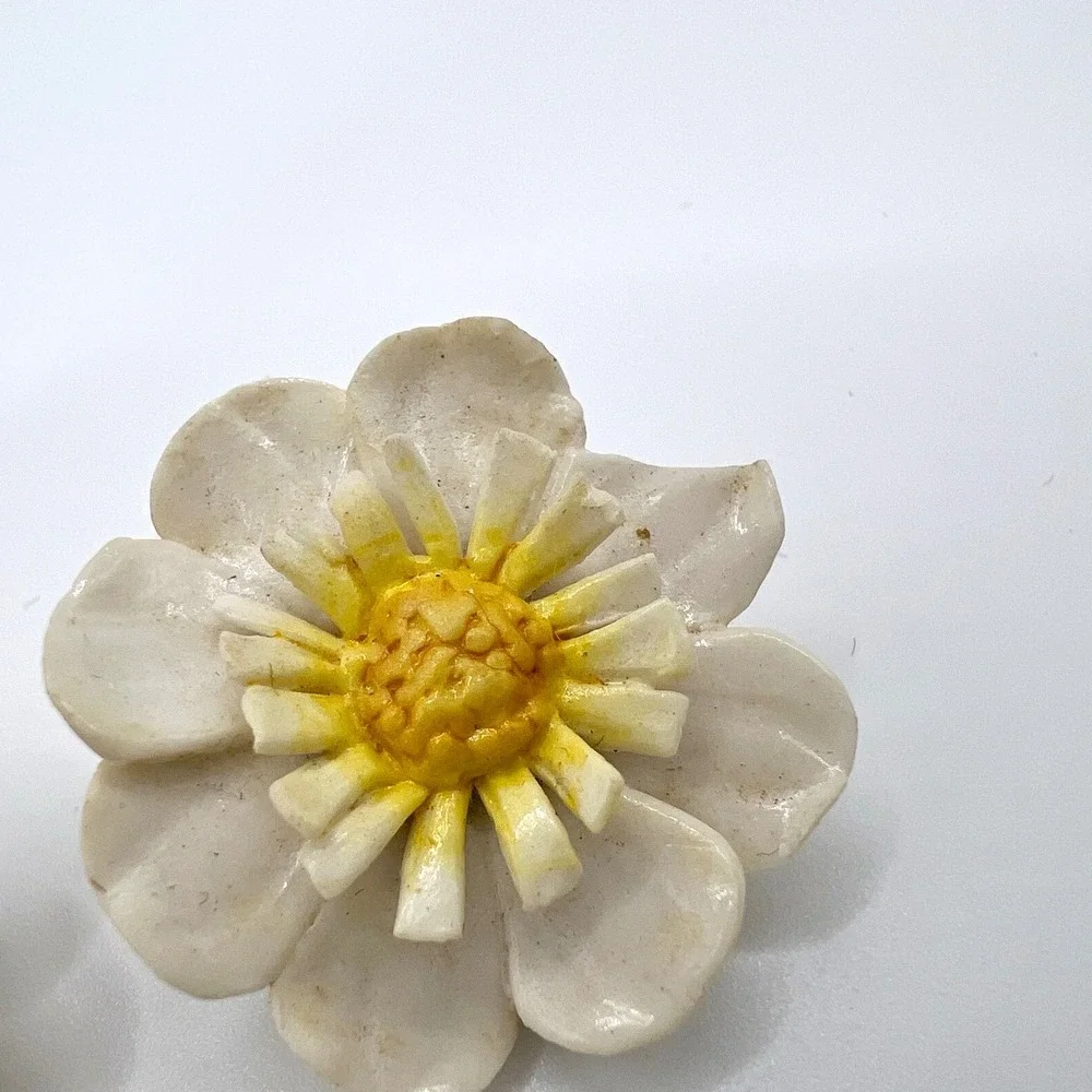 Vintage White Yellow Daisy Flower Clip On Earrings Mid Century Floral Jewelry